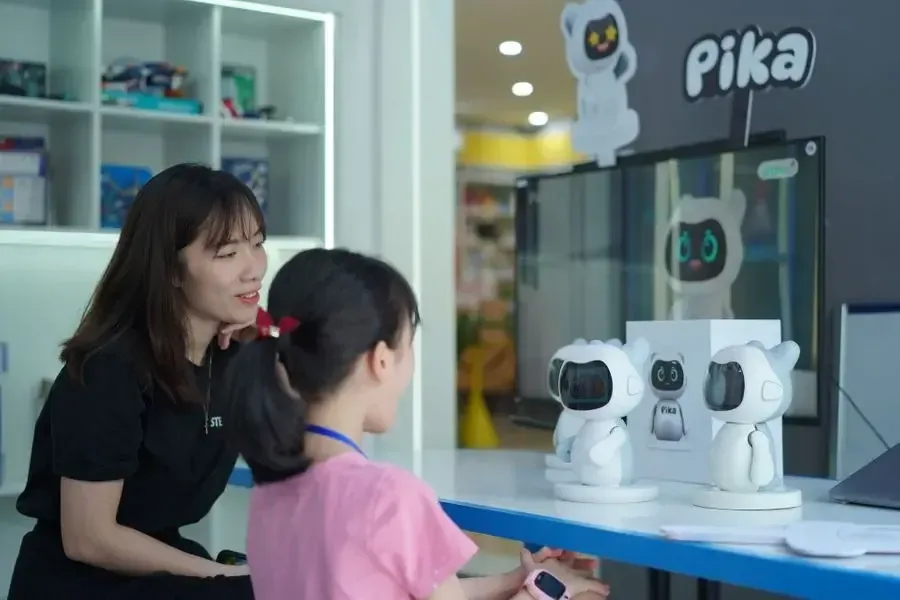 Robot Pika AI Học Tiếng Anh Thông Minh + Phần mềm 6T - Tương Tác 2 Chiều Cho Bé - BH 12 THÁNG — ảnh 3